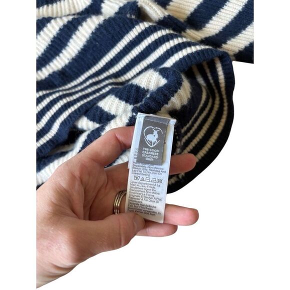 J. Crew Ribbed cashmere oversized crewneck sweater size L Striped Cream Navy - Picture 6 of 11